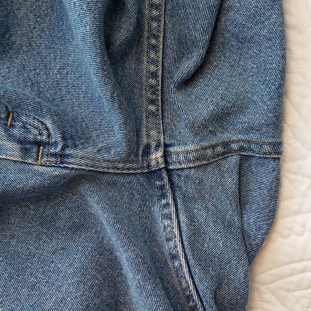 Wrangler Straight Leg Light Blue Stretch Denim Jeans, Size 34X30, Like New - Picture 7 of 9
